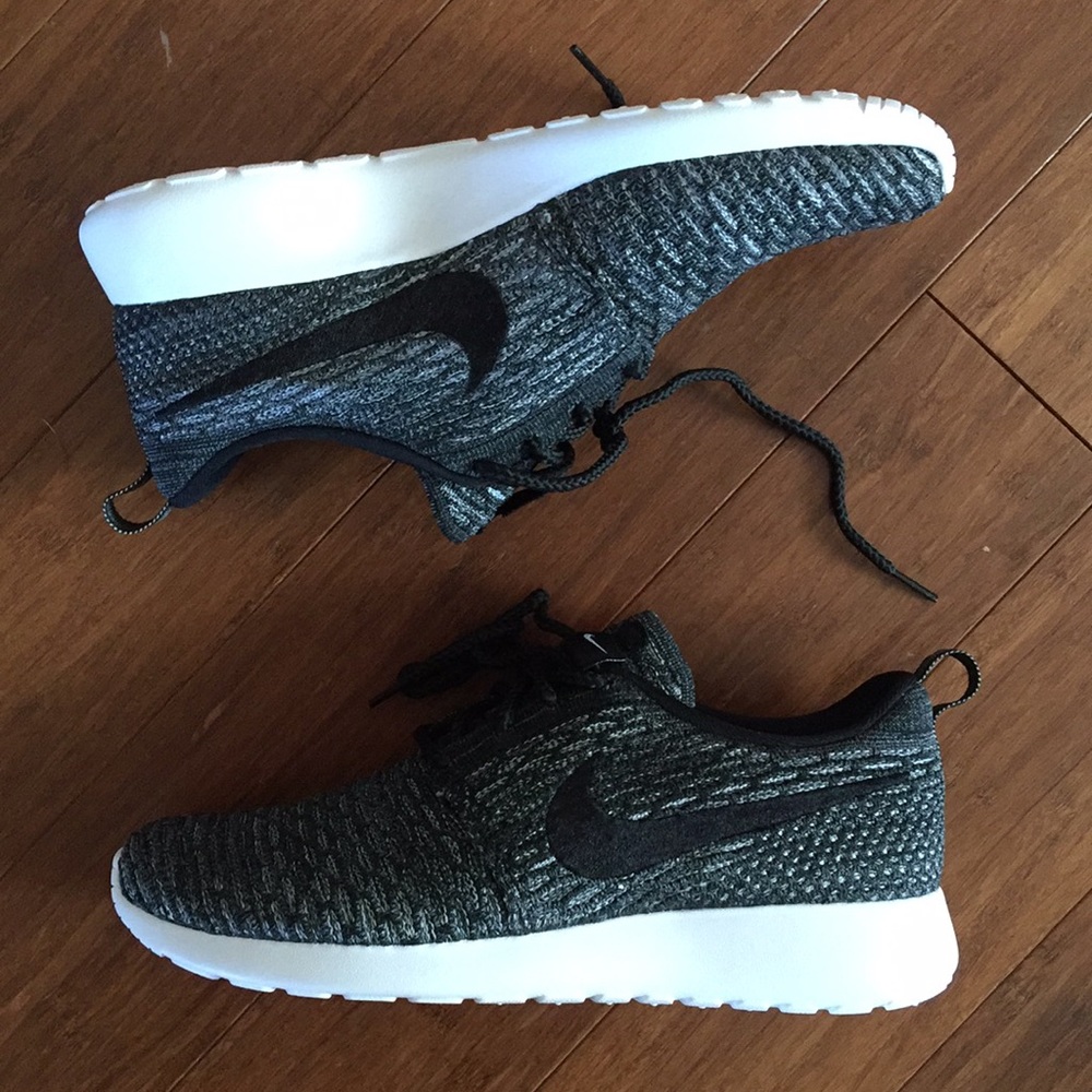 Nike RosheRun Flyknit